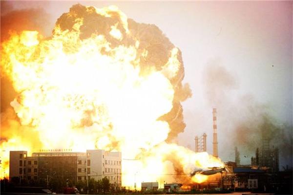 EVO视讯官网电缆快讯－包头一小区电缆屡次爆炸没人管！